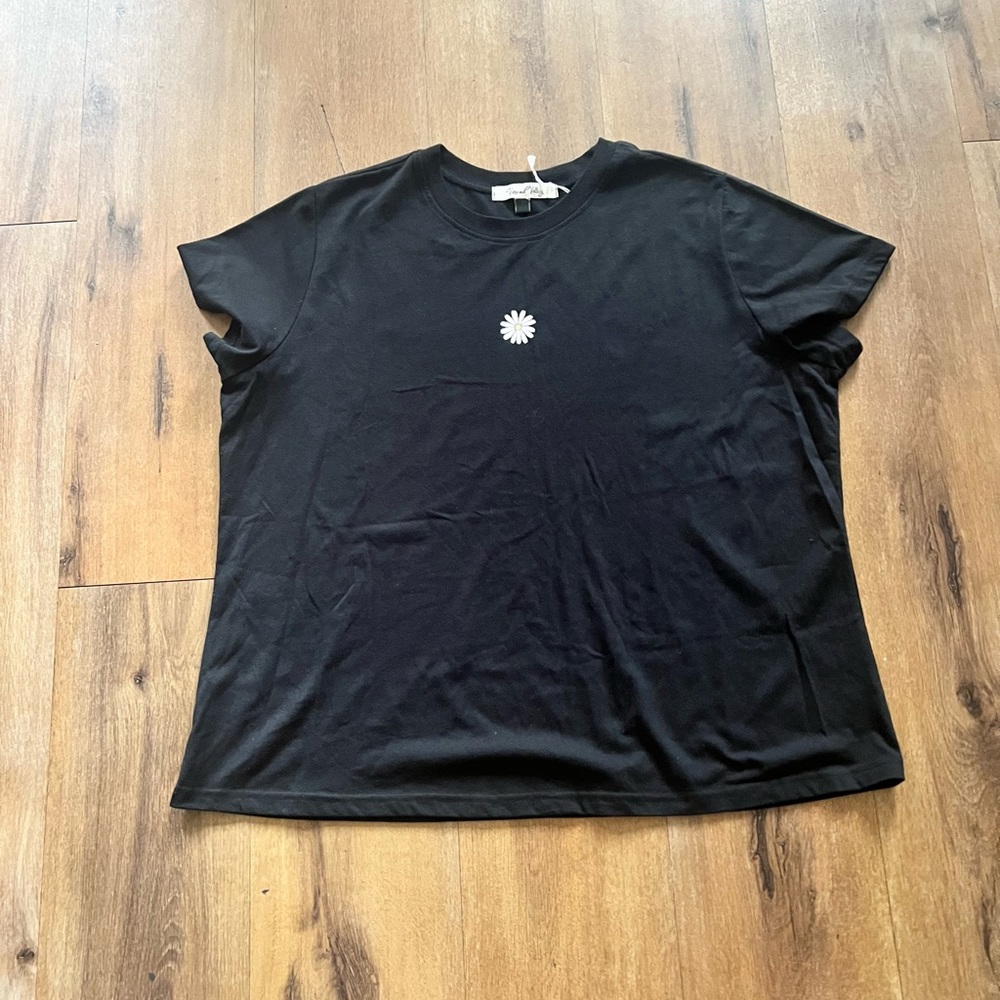 Plus size basic sunflower tee size 1X